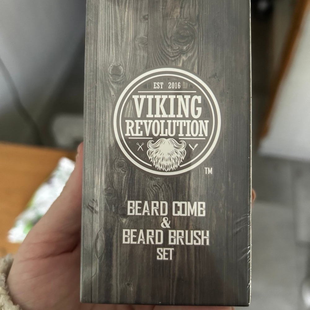 Viking Revolution Black Grooming Tools Beard Comb and Brush